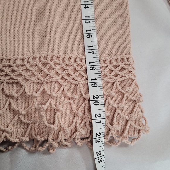 Chico's Blush Pink Knit Braided Crochet Bottom Women's Scoop Neck Sweater Size 1 - Picture 2 of 7